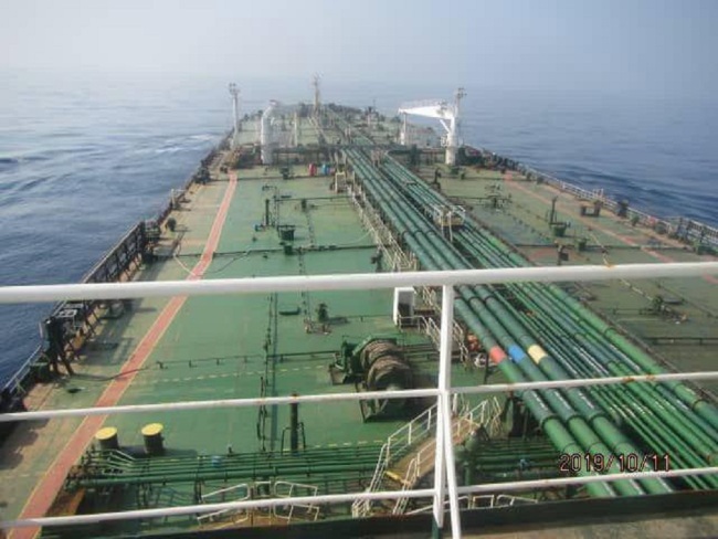 A handout picture made available by Iranian state TV official website (IRIB) reportedly shows Iranian oil tanker Sabiti in Red sea near the Jaddah port in Saudi Arabia, October 11, 2019. [Photo: EPA/IC]