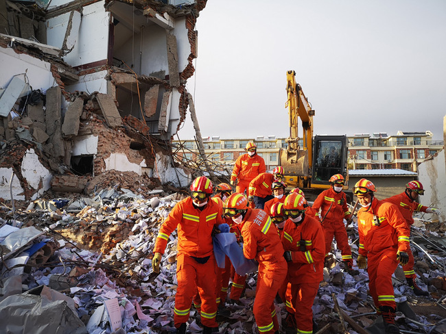 5 killed, 4 injured in China bank building collapse - China Plus