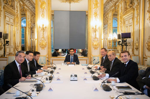 French President Emmanuel Macron meets Chinese State Councilor and Foreign Minister Wang Yi at the Elysee Palace on Monday, October 21, 2019. [Photo: fmprc.gov.cn]