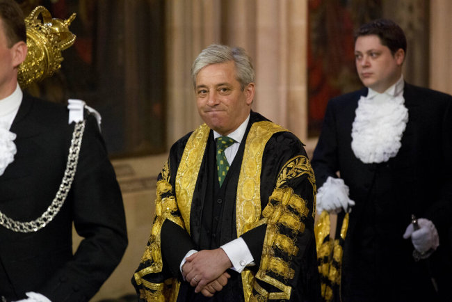 In this June 4, 2014 file photo, Britain's Speaker of the House of Commons John Bercow walks through Central Lobby during the State Opening of Parliament at the Palace of Westminster in London. [Photo：AP]