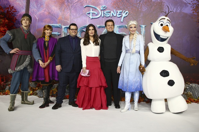 Character actors Voice actors from left to right, Kristoff, Anna, Elsa (2nd from right) and Olaf (far right) pose for photographers with voice actors, Josh Gad, centre left, Idina Menzel, centre and Jonathan Groff, centre right, upon arrival at the European premiere of 'Frozen 2', in central London, Sunday, Nov. 17, 2019. [Photo: AP]