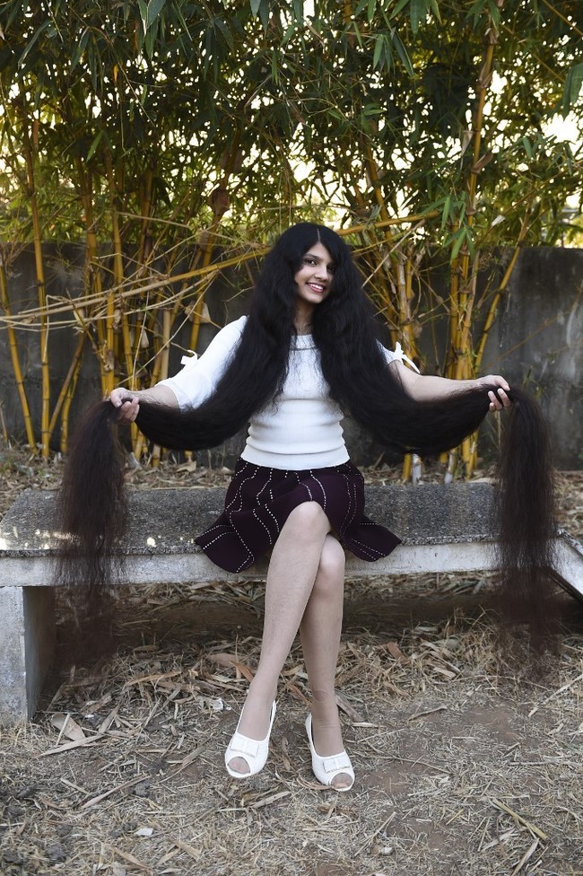Indian 'Rapunzel' remains a cut above with world's longest teen hair - China Plus Indian 'Rapunzel' remains a cut above with world's longest teen hair - China Plus