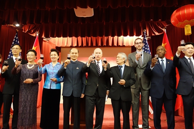 加州州长布朗出席中国驻旧金山总领馆举行的2018年春节招待会