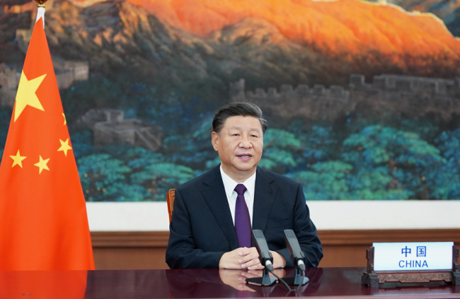 Na snímku přednáší čínský prezident Xi Jinping důležitý projev na videokonferenci u příležitosti 75. výročí založení OSN. Fotografie: Ju Peng (Ťü Pcheng), tisková agentura Nová Čína / Xinhua