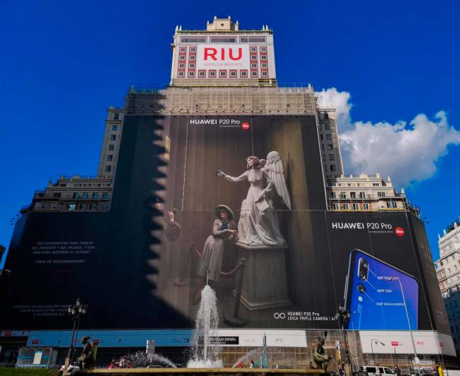 Huawei bate en España Récord Guinness de valla publicitaria más grande del mundo