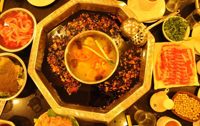 El sabor del viejo Beijing: la olla mongola de cobre