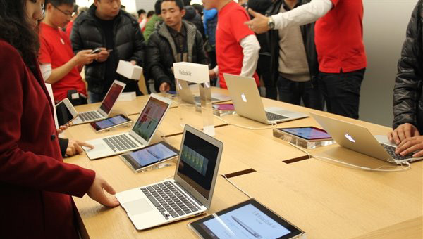 Abre Apple su tienda oficial en Zhengzhou donde se fabrican sus productos