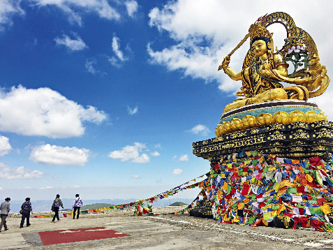 Wutai es la primera de las cuatro montañas budistas de China. Se le conoce como la “Dorada Wutai” y es un lugar dedicado al Manjusri Bodhisattva.