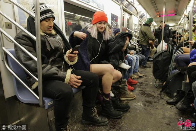 La « Journée sans pantalon dans le métro » célébrée dans le monde entier