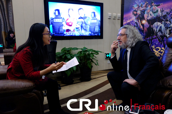 L'interview avec Alain Chabat au micro de notre journaliste Anne-lise(Zhu Zenglan)