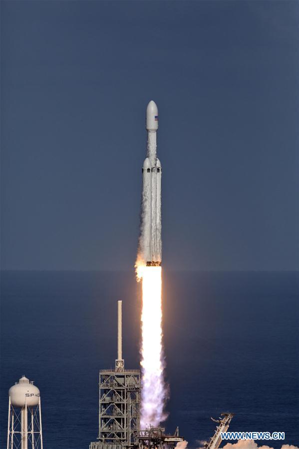 SpaceX lance la fusée la plus puissante au monde