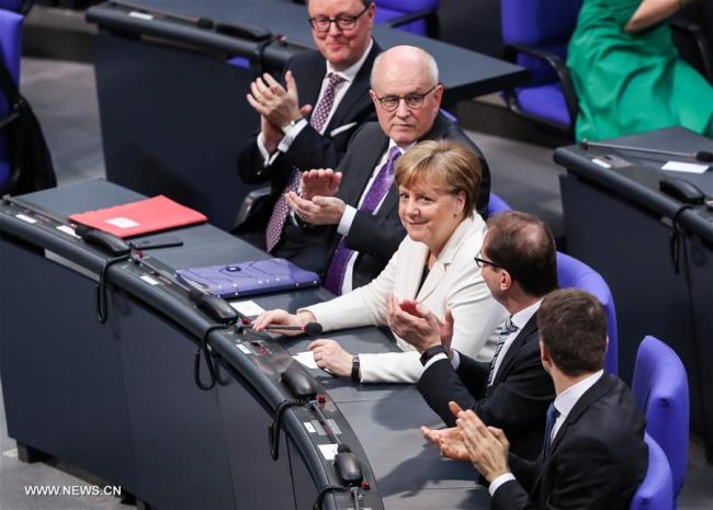 Angela Merkel officiellement réélue chancelière allemande