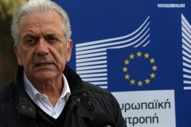 L'UE continuera à soutenir la Grèce face au défi des réfugiés, selon un Commissaire européen