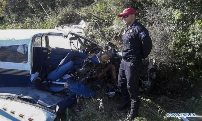 Un avion monomoteur s'écrase dans le centre de la Grèce : deux morts