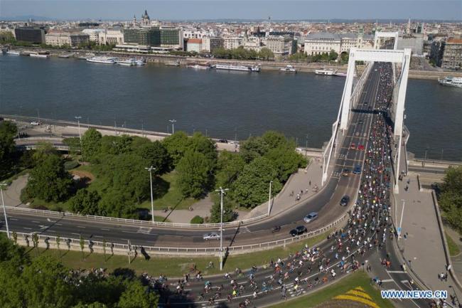  Des milliers de personnes participent à l'événement "I Bike Budapest" à Budapest, en Hongrie, le 22 avril 2018. (Photo : Attila Volgyi)