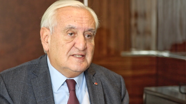 Jean-Pierre Raffarin met l’accent sur la coopération, l’ouverture et les réformes