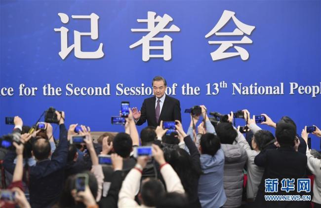 (Deux Sessions) Le conseiller d'Etat et ministre des Affaires étrangères de la Chine rencontre la presse