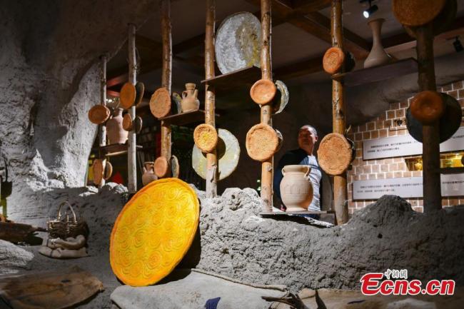 Xinjiang : la spécialité culinaire « Nang » stimule le développement