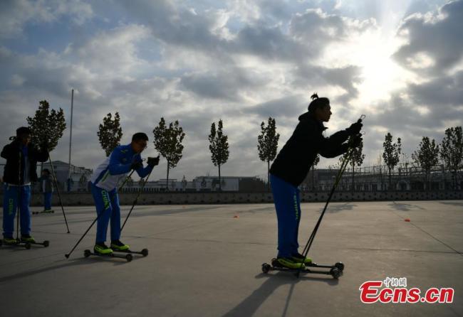 Une école du Hebei devient un berceau pour les athlètes chinois des sports d’hiver