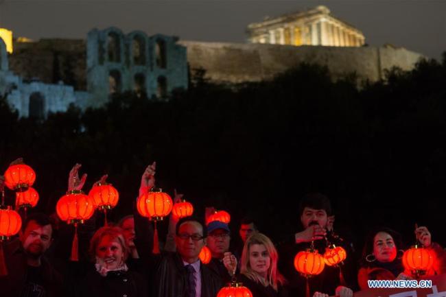 Grèce : solidarité contre le nouveau coronavirus en Chine