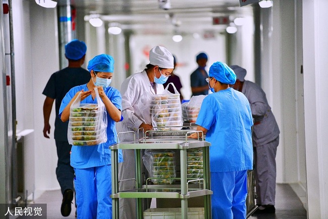 Beijing : tous les patients découverts atteints du COVID-19 reçoivent un traitement médical à l'hôpital Ditan