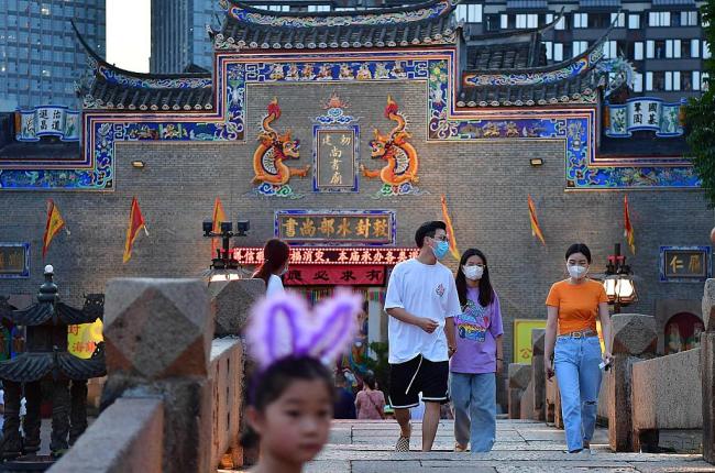 La Chine enregistre 48,8 millions de voyages touristiques intérieurs pendant les congés de la fête des bateaux-dragons