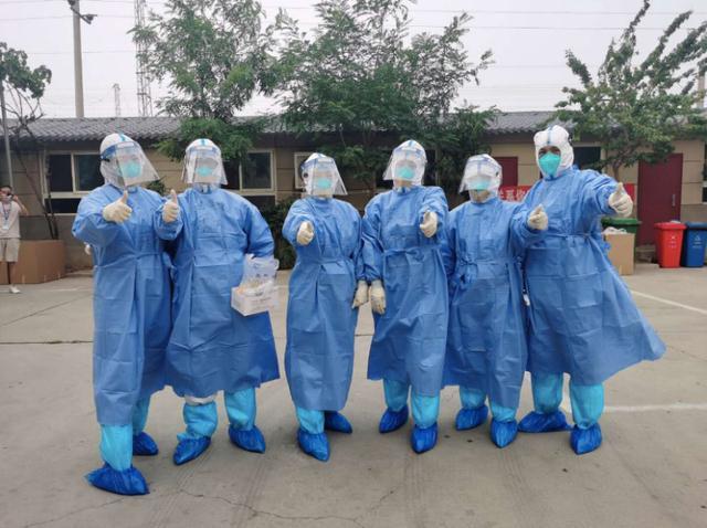 Pendant les vacances de la Fête Duanwu, ils sont restés en première ligne de la lutte contre l’épidémie de COVID-19