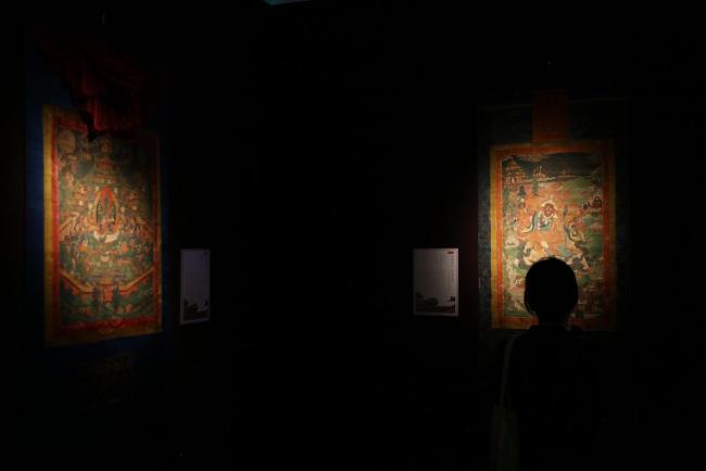 Des thangka antiques exposés à Beijing