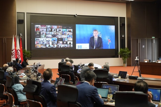 Η πέμπτη ετήσια συνάντηση της AIIB πραγματοποιείται μέσω βίντεο σύνδεσης στις 28 Ιουλίου 2020. (Xinhua / Liu Bin)<br>