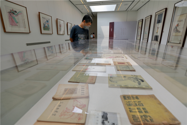 «Ακατάπαυστη Αυτοβελτίωση» στην γκαλερί της Εθνικής Ακαδημίας Ζωγραφικής της Κίνας στο Πεκίνο έως τις 31 Αυγούστου.<br>