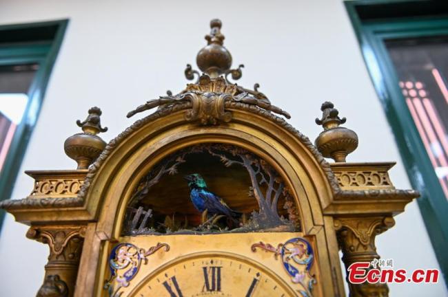 Πέντε επιτραπέζια ρολόγια που χρονολογούνται από τη δυναστεία Τσινγκ έχουν αποκατασταθεί και παρουσιάζονται στο Μουσείο του Παλατιού στο Σενγιάνγκ. (Φωτογραφία: China News Service)