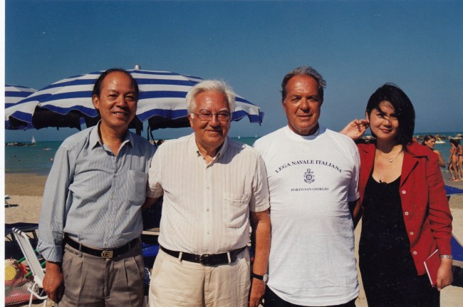 Il 6 agosto 2000 Il Gruppo del Programma di "Viaggi in Europa" della TV della Fenice cinese conduce un'intervista al Presidente Giulio Orlando dell'Associazione Italia-Asia
