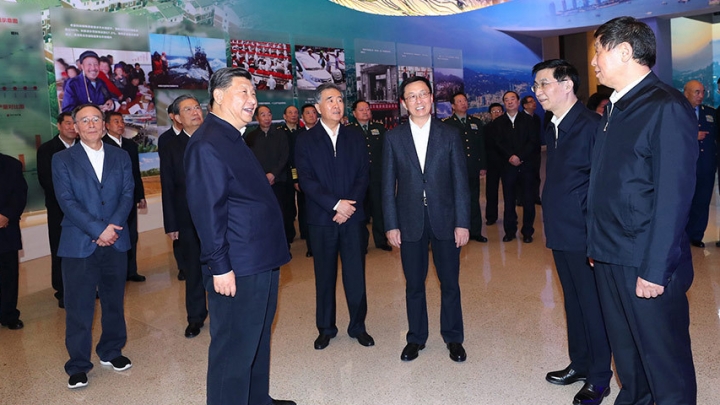 Xi Jinping visita a exposição sobre 40 anos da reforma e abertura da China