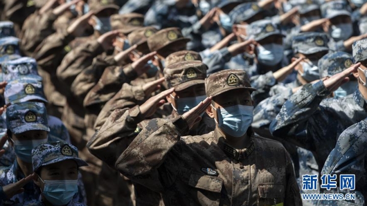 Xi Jinping homenageia militares participantes do combate ao COVID-19