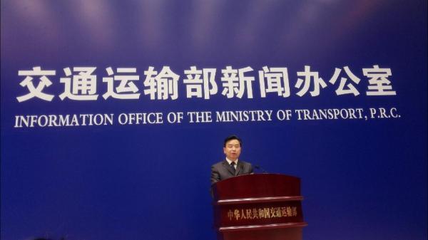За время после 18-го съезда КПК центральные власти инвестировали 401,6 млрд юаней в строительство дорог на селе