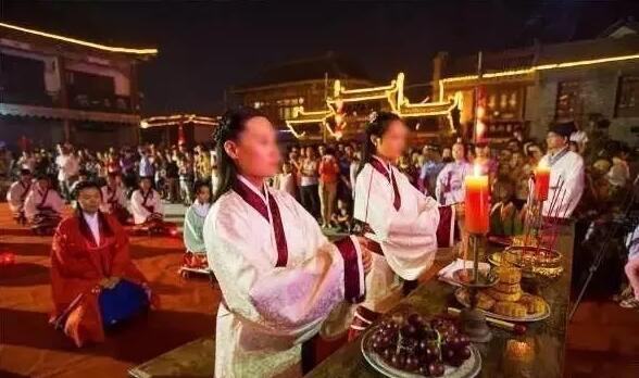 Как древние пекинцы проводили праздник Луны