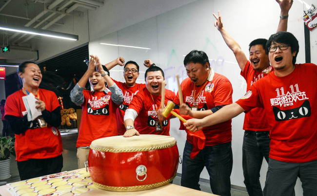 Alibaba установила новый рекорд продаж в "День холостяка"