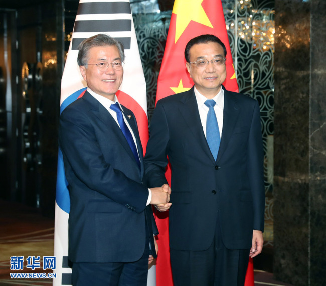 Ли Кэцян провел встречу с президентом Республики Корея Мун Чжэ Ином