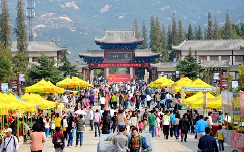 Китай усилит контроль над туристической отраслью 