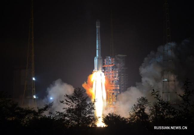 Китай успешно запустил спутник связи "Apstar-6С"