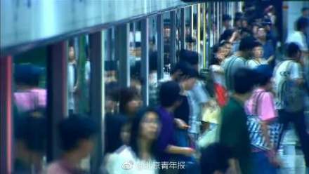 Пекин установил новый рекорд по пассажироперевозкам на рельсовом транспорте за один день 