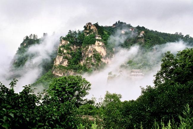 Горы Кундун -- туристический район-заповедник