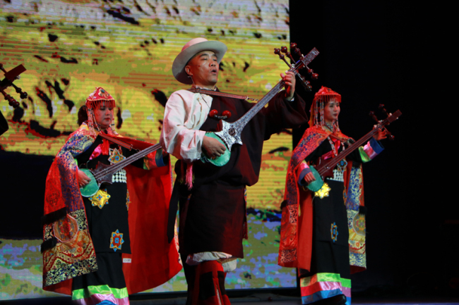 Национальные песни и пляски западного региона Китая представлены в Москве в рамках проекта «2018: открой культуру западного Китая в России»