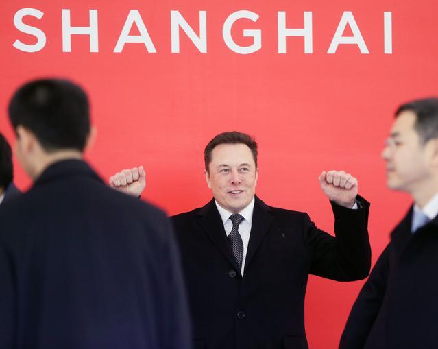 Tesla закладывает фундамент суперзавода в Шанхае /более подробно/