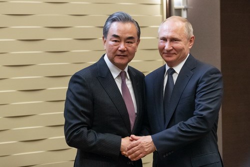 Владимир Путин обсудил с министром иностранных дел Китая предстоящий визит Си Цзиньпина