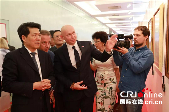 В Госдуме РФ открылась выставка «Великой русской и китайской каллиграфии»