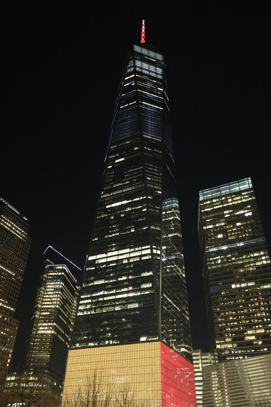 جشن بہار کے موقع پر نیویارک ورلڈ ٹریڈ سینٹرسرخ روشنیوں سے سجا دیا گیا
