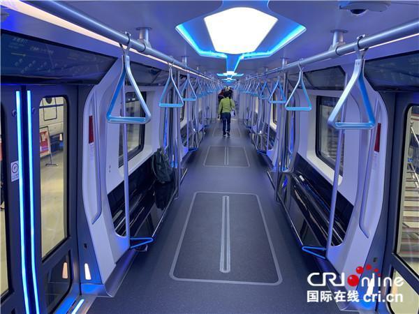 چین کے شہر چھانگ چھون میں سب وے ٹرین بنانے والی کمپنی کا نیا سب وے ٹرین  ماڈل ۔   