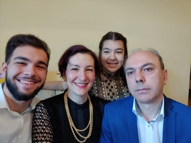 Rushti Salihi dhe familja e tij burimi facebook