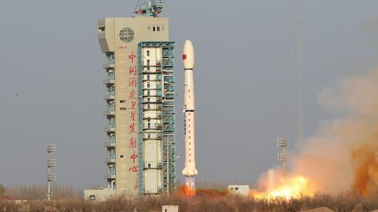 Foto: Kina lëshon një satelit të ri për vrojtimin e Tokës nga Qendra e Nisjes së Satelitëve e Jiuquan-it në Kinën Veriperëndimore, 7 prill 2022. /CMG